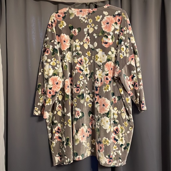 Cardigan - Picture 2 of 8